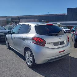 Peugeot 208 82 CH Style PHASE 2 - ENTRETIEN COMPLET - GARANTIE 6 MOIS Carpiquet
