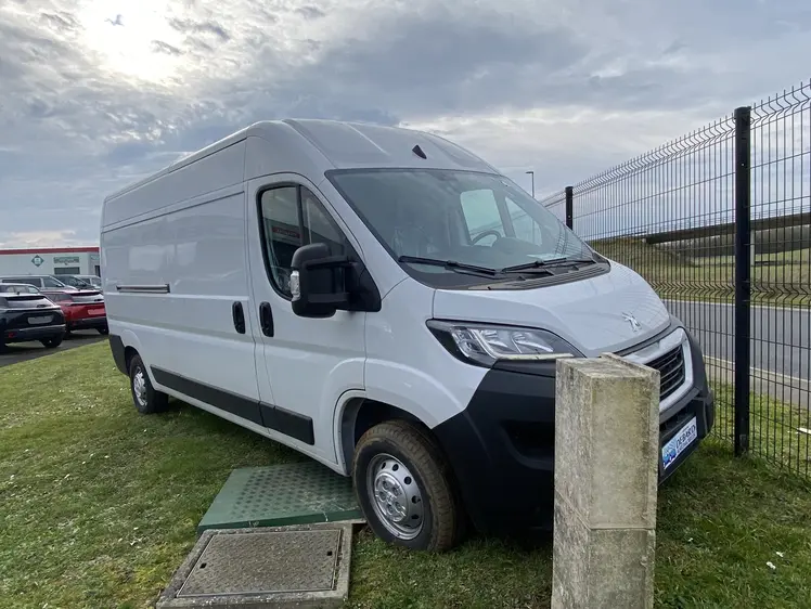 Peugeot Boxer  - 28 990 €