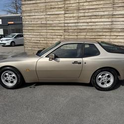 Porsche 944 2.5i  COUPE . Brive-la-Gaillarde