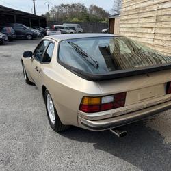 Porsche 944 2.5i  COUPE . Brive-la-Gaillarde