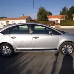 Citroen C4 2.0i 16V 143 Exclusive A Saint-Philbert-de-Grand-Lieu