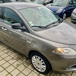 Lancia Ypsilon 1.2 8v Platinum 69CH + Stop&Start 5p GOLD Nouvoitou