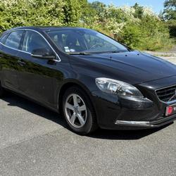 Volvo V40 T2 - 122ch - Momentum - * ENTRETIEN COMPLET VOLVO* - GARANTIE 12 MOIS Idron