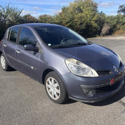 Renault Clio 3 III - 1.5 dCi - 70ch Dynamique - GARANTIE 6 MOIS occasion - Idron - photo 2/22