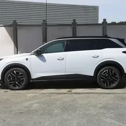 Peugeot 5008 HYBRID 145CH GT GARANTIE 3 ANS & PACK 360&deg; VISION & DRIVE ASSIST PLUS Ro&eacute;z&eacute;-sur-Sarthe