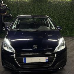 Peugeot 208 1.2 82 cv 5 PLACES ECRAN TACTILE BLUETOOTH - CRIT AIR 1 - GARANTIE 1 AN Taverny