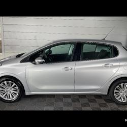 Peugeot 208 208 1.2 PURETECH 110CH S&S BVM5 ALLURE Noisy-le-Grand