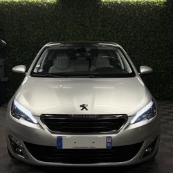 Peugeot 308 II Phase 1 II ALLURE 1.2 130 Cv 1ERE MAIN 61 500 Kms TOIT PANORAMIQUE ATTELLAGE GPS - GARANTIE 1 AN Taverny