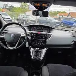 Lancia Ypsilon 1.2 8V ELEFANTINO 5P Saint-Lumine-de-Clisson