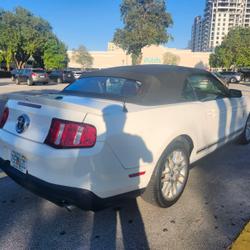 Ford Mustang PREMIUM 3.7 V6 F DOHC 24V Saint-Barth&eacute;lemy-d'Anjou