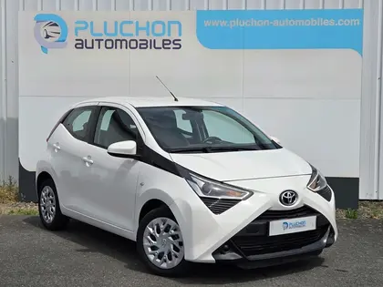 Toyota Aygo - 1.0 VVT-I 72CH X-PLAY 5P MY20 - 10 990 €