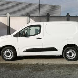 Peugeot Partner STANDARD 1000KG PURETECH 110CH S&S PREMIUM 12 990&euro; TTC Ro&eacute;z&eacute;-sur-Sarthe