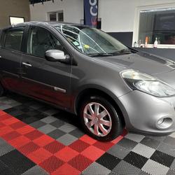 Renault Clio 3 1.5 dCi - 75 Euro 5  III BERLINE 5 ( distribution faite ) Brest