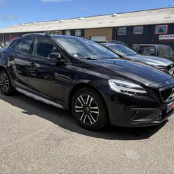 Volvo V40 CROSS-COUNTRY 2.0 D2 120 MOMENTUM BUSINESS GEARTRONIC BVA ( carnet d\'entretien complet ) Brest