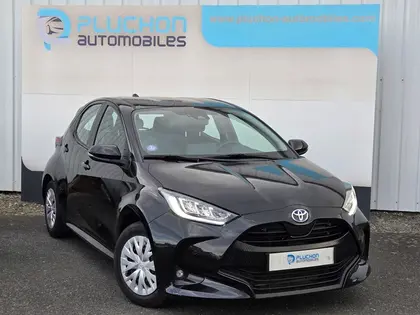 Toyota Yaris - 116H DYNAMIC BUSINESS 5P + PROGRAMME BEYOND ZERO ACADEMY MY21 - 17 890 €
