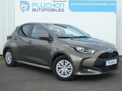 Toyota Yaris - 116H DYNAMIC BUSINESS + PROGRAMME BEYOND ZERO ACADEMY 5P MC24 - 19 490 €