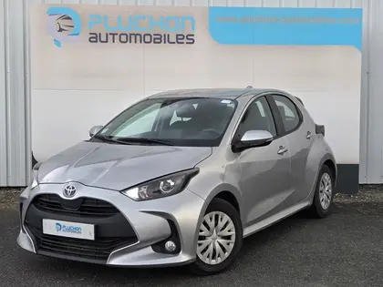 Toyota Yaris - 116H DYNAMIC BUSINESS 5P + PROGRAMME BEYOND ZERO ACADEMY MY22 - 18 690 €