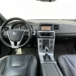 Volvo V60 D4 190CH MOMENTUM Saint-Lumine-de-Clisson