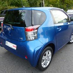 Toyota IQ 68 VVT-I IQ&sup2; MULTIDRIVE Mont&eacute;vrain