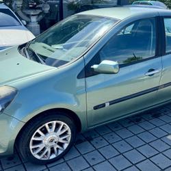Renault Clio 3 Premiere Main 1.5 DCI 86ch Nouvoitou