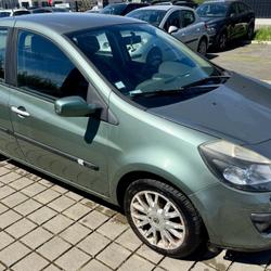 Renault Clio 3 Premiere Main 1.5 DCI 86ch Nouvoitou