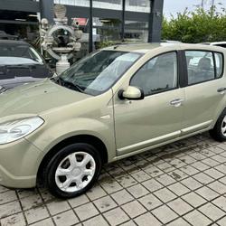 Dacia Sandero 1.5 DCI 85 ECO2 LAUR&Eacute;ATE Nouvoitou