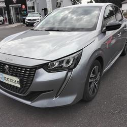 Peugeot 208 1.2i PureTech 12V S&S - 100  II 2019 BERLINE Allure PHASE 1 Poc&eacute;-sur-Cisse