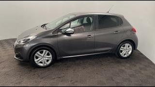 Peugeot 208  - Signature - photo 1