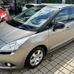 Peugeot 5008 1.6 HDI 112 PREMIUM BMP6 Nouvoitou