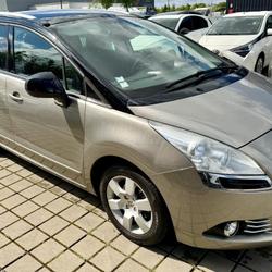 Peugeot 5008 1.6 HDI 112 PREMIUM BMP6 Nouvoitou