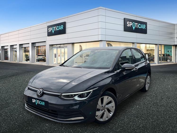 Volkswagen Golf 8  - 24 900 €