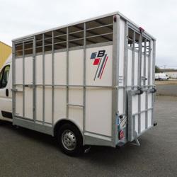 Peugeot Boxer 330 L2H2 2.0 BLUEHDI 130 PREMIUM PACK Jou&eacute;-en-Charnie