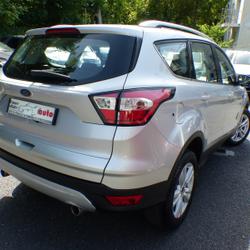 Ford Kuga 1.5 TDCI 120CH STOP&START TREND BUSINESS 4X2 POWERSHIFT Mont&eacute;vrain