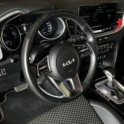 Kia XCee'd XCEED 1.6 GDI 141 PHEV BLACK & WHITE EDITION BUSIN La Motte-Servolex