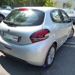Peugeot 208 1.2 PURETECH 110CH E6.C ALLURE S&S EAT6 5P Mont&eacute;vrain