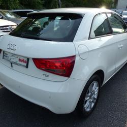 Audi A1 1.6 TDI 90CH FAP AMBITION Mont&eacute;vrain