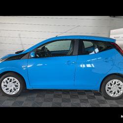 Toyota Aygo AYGO 1.0 VVT-I X-PLAY Le Perreux-sur-Marne