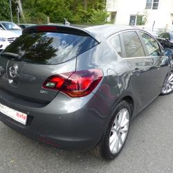 Opel Astra 2.0 CDTI160 FAP COSMO BA Mont&eacute;vrain