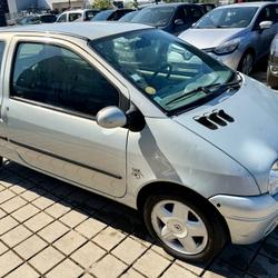 Renault Twingo 1 TWINGO PRIVILEGE QUICKSHIFT 1.2i 75 CH 16V Nouvoitou