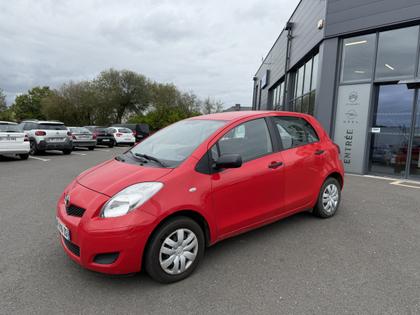 Toyota Yaris - 69 VVT-I - 6 890 €