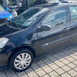 Renault Clio 3 AUTHENTIQUE 1.2 i 75 CH 16V Nouvoitou