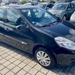Renault Clio 3 AUTHENTIQUE 1.2 i 75 CH 16V Nouvoitou