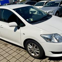 Toyota Auris 132 VVTI DYNAMIC MMT Nouvoitou