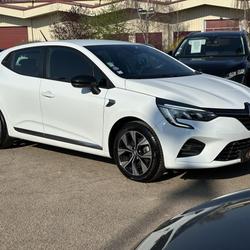 Renault Clio 5 V 1.6 E-TECH 140 LIMITED Chambourcy