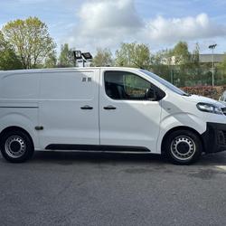 Opel Vivaro fourgon III FOURGON 2.0 DIESEL 145 L2 PACK BUSINESS AUTO PRIX TTC Chambourcy