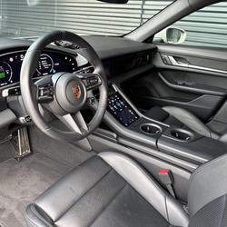 Porsche Taycan Sport Turismo 435ch Facelift - Ecran passager - Craie - LOA possible Bourgoin-Jallieu