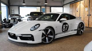 Porsche 911 type 992  - photo 0