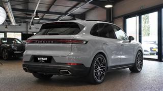 Porsche Cayenne  - photo 1