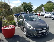 Peugeot 208 - 1.6 BLUEHDI 75 STYLE 5P - 9 690 €