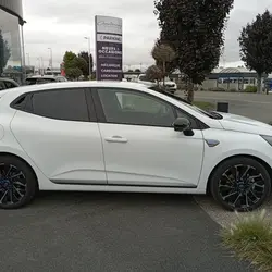 Renault Clio 5 1.6 E-TECH 145 FULL HYBRID ESPRIT ALPINE + CAMERA 360 occasion - Chantonnay - photo 2/19